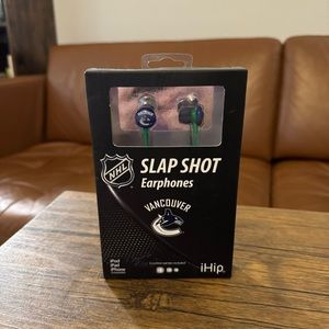Canucks earphones